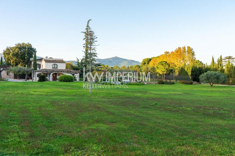 Foto 8e975f88-ec4a-47a2-a905-6fd8a2d1ea0a. Chalet excepcional masia en Valls