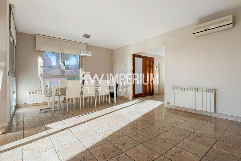 Foto 1f657ee2-6b66-4ede-b06e-6dd33b65b996. Casa pareada vivienda con vistas al mar en una ubicación privilegiada en Tarragona