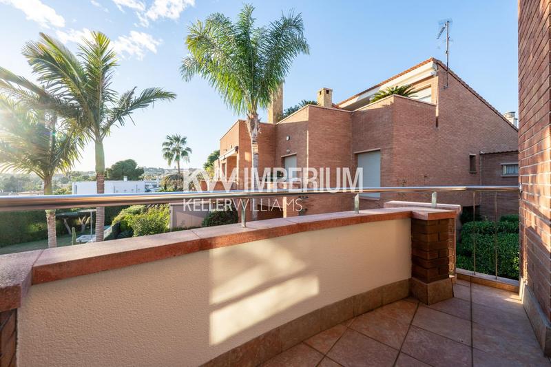 Foto 2d26047b-2127-4750-84e0-3b91aff13a90. Casa pareada vivienda con vistas al mar en una ubicación privilegiada en Tarragona