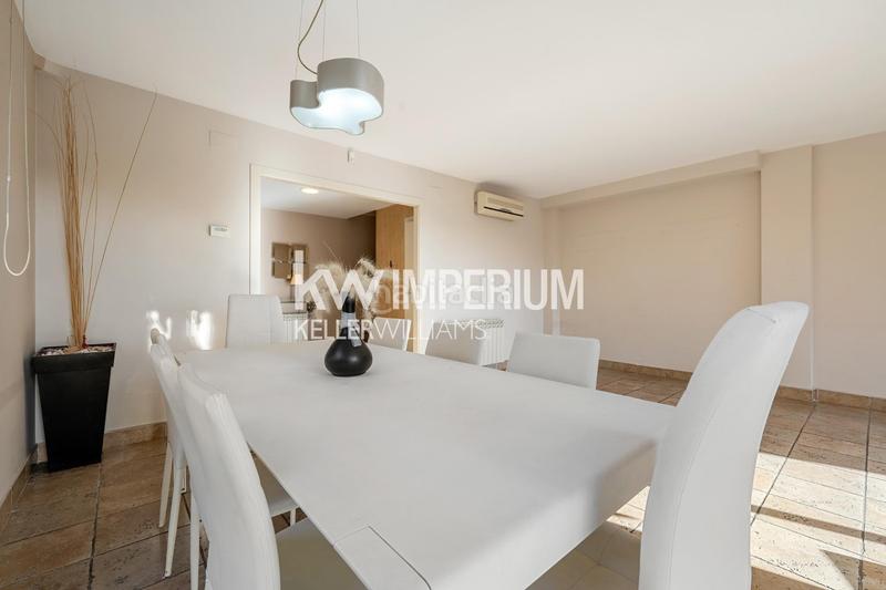 Foto 310f149f-e816-4cfa-84ce-4e52e58d937f. Casa pareada vivienda con vistas al mar en una ubicación privilegiada en Tarragona