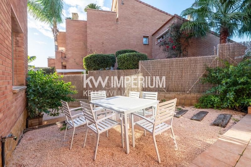 Foto 561c5466-63e4-4022-ad60-493e50713925. Casa pareada vivienda con vistas al mar en una ubicación privilegiada en Tarragona