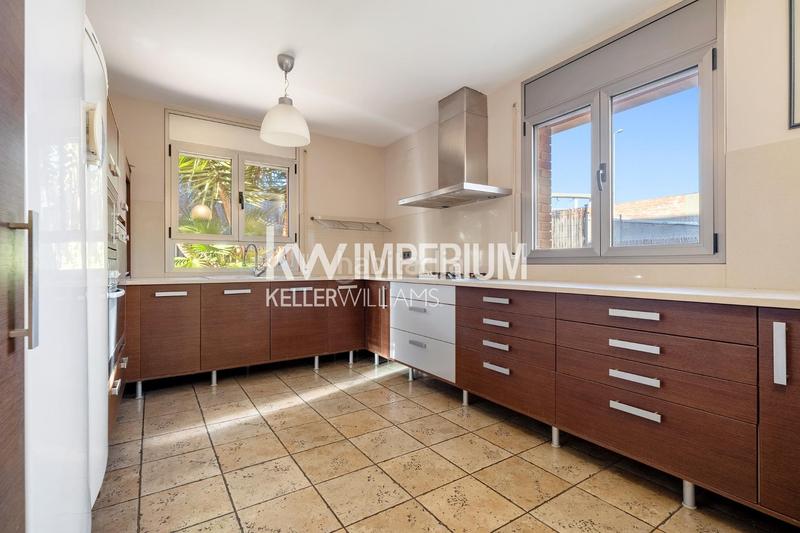 Foto cbaf45be-863c-437f-9cb4-f75812b3d1af. Casa pareada vivienda con vistas al mar en una ubicación privilegiada en Tarragona