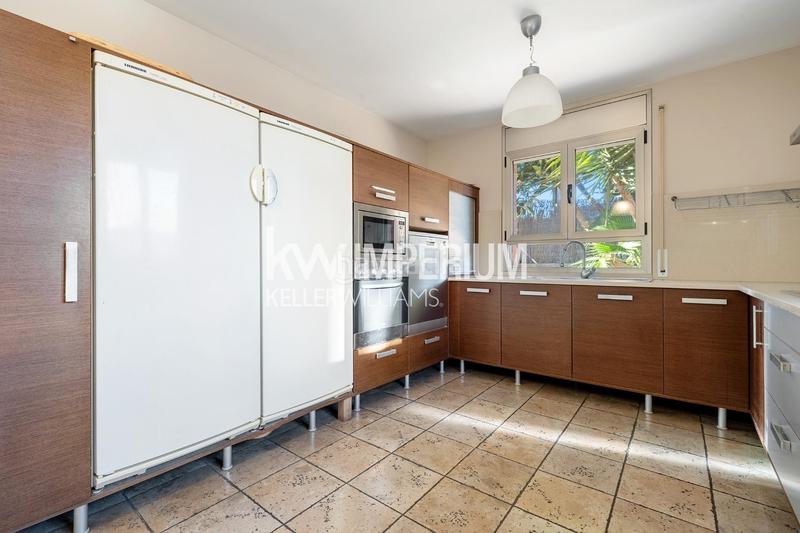 Foto cd3d4091-325b-4103-9a4e-c30afaf6b587. Casa pareada vivienda con vistas al mar en una ubicación privilegiada en Tarragona