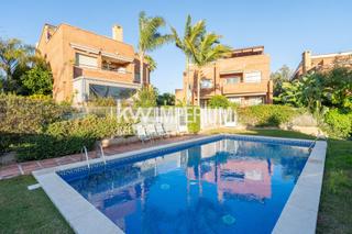 Maison jumelée  Vía augusta. Vivienda con vistas al mar en una ubicación privilegiada