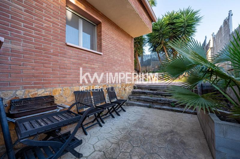 Foto dc2e1b3f-5197-4035-986c-1d5af8a8e643. Casa pareada vivienda con vistas al mar en una ubicación privilegiada en Tarragona