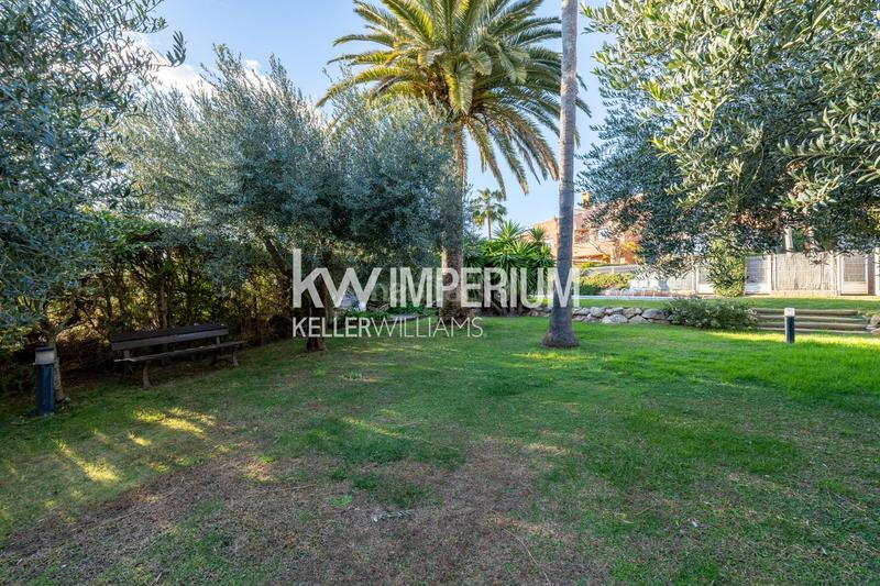Foto deb15e07-7188-4cce-bf67-5c62c35150eb. Casa pareada vivienda con vistas al mar en una ubicación privilegiada en Tarragona