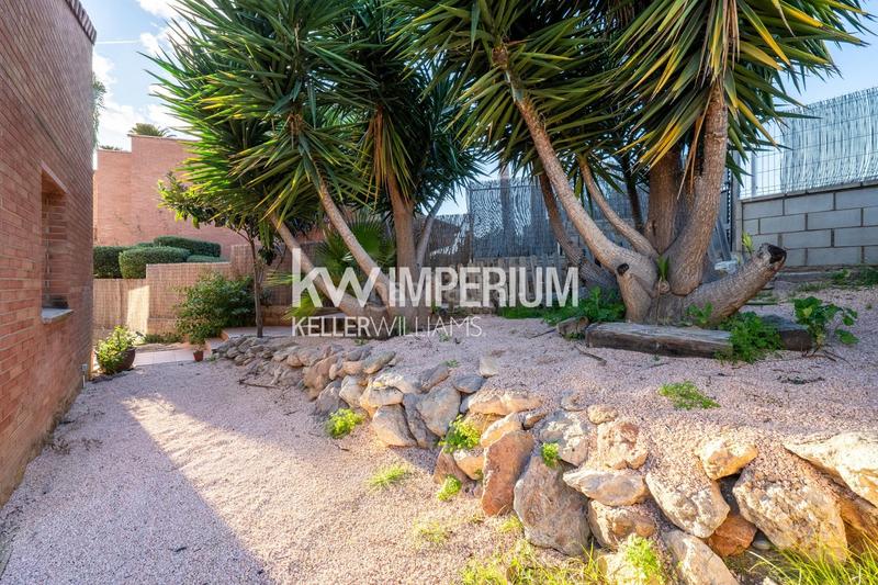Foto dfb10dfe-409f-4a57-b639-8f922f88d994. Casa pareada vivienda con vistas al mar en una ubicación privilegiada en Tarragona