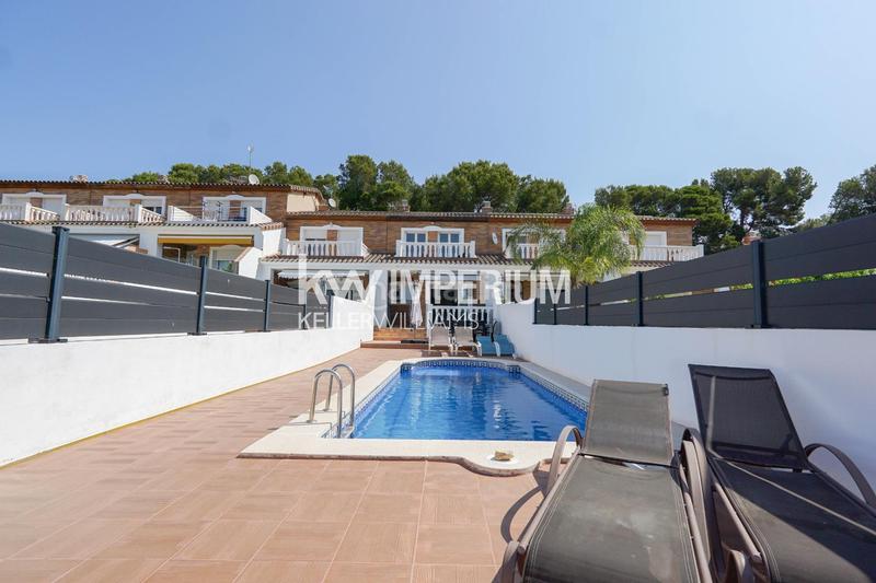 Foto 046d018f-3113-42d8-978c-e38aba854ec0. Casa a schiera con riscaldamento parcheggio piscina in Ametlla de Mar (L´)