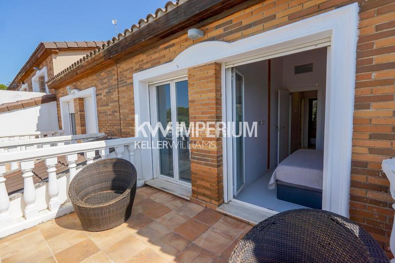 Foto f9373da6-3ef6-4482-bc34-e4084c8f7326. Casa adosada encantadora vivienda renovada con licencia turística y vistas en Ametlla de Mar (L´)