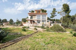Maison à Urbanitzacions de Llevant. Oasis con vistas al mar oportunidad de inversión con piscina, pa