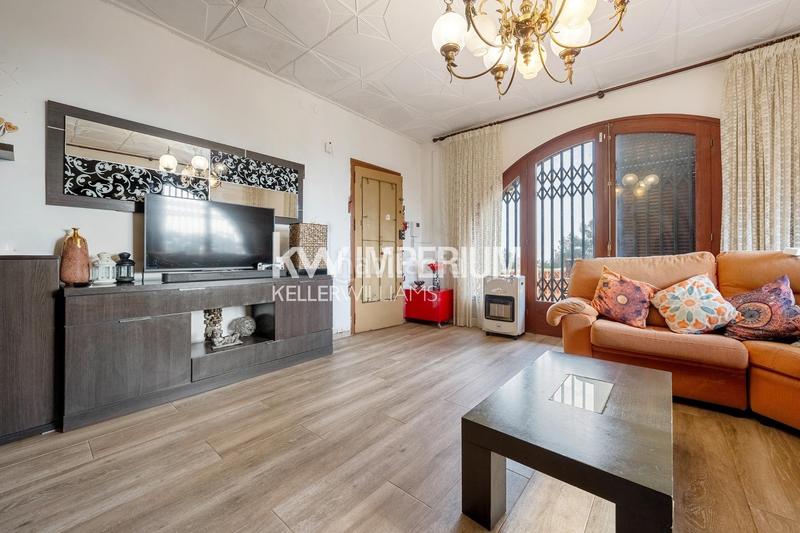 Foto 438400bb-4a65-4d02-a8b9-361042e91fc3. Casa oasis con vistas al mar oportunidad de inversión con piscina, parque y total tranquilidad en Tarragona
