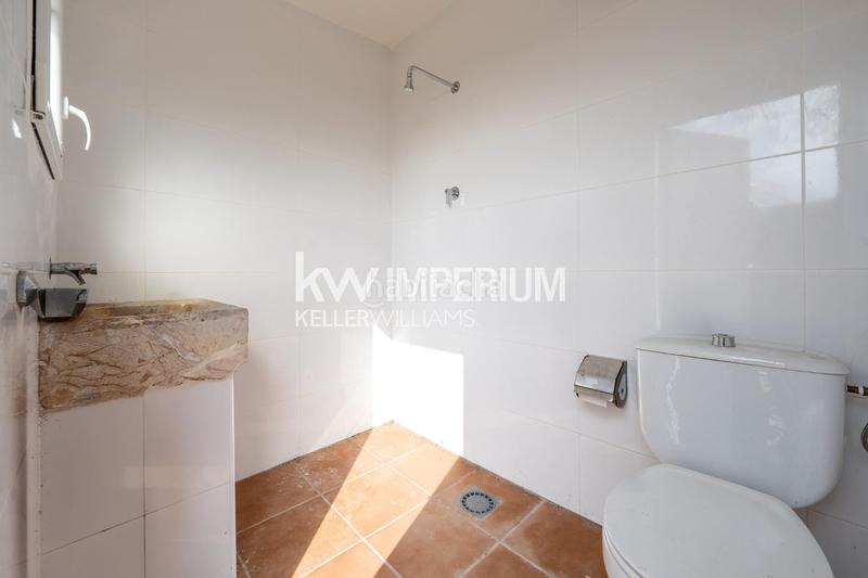 Foto 49bbd2d6-ca1d-48d1-800e-cb91aa13ae94. Casa oasis con vistas al mar oportunidad de inversión con piscina, parque y total tranquilidad en Tarragona