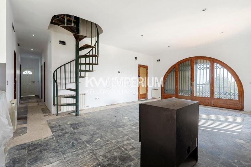 Foto 64441a7d-af07-43ca-adbb-90ff05509e1a. Casa oasis con vistas al mar oportunidad de inversión con piscina, parque y total tranquilidad en Tarragona