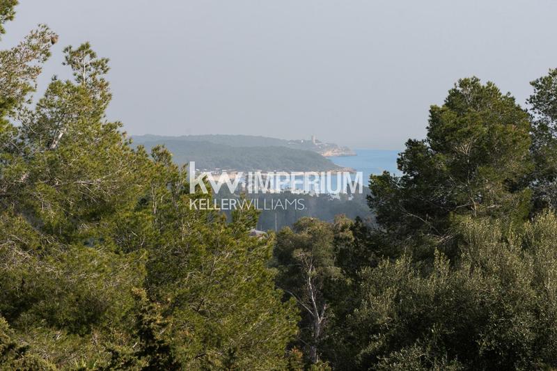 Foto 73fd74f9-816b-4c99-9d98-19d82de1b2b0. Casa oasis con vistas al mar oportunidad de inversión con piscina, parque y total tranquilidad en Tarragona