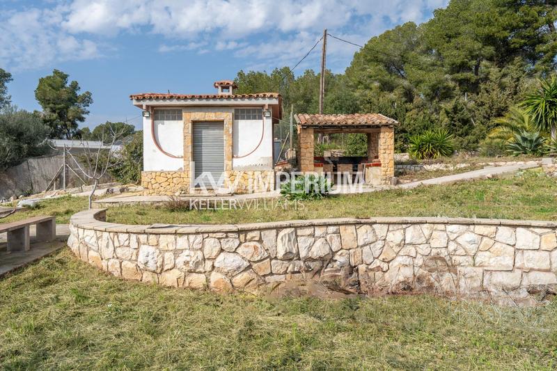 Foto 8ef951b9-414b-4626-a1c1-6f820f6a9b41. Casa oasis con vistas al mar oportunidad de inversión con piscina, parque y total tranquilidad en Tarragona