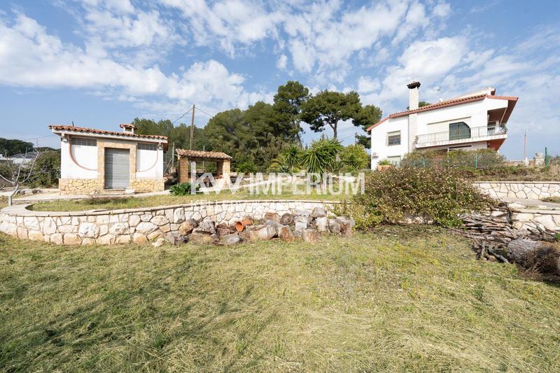 Foto 95835c79-49c5-43b6-927b-9ba6d71b6b8a. Casa oasis con vistas al mar oportunidad de inversión con piscina, parque y total tranquilidad en Tarragona