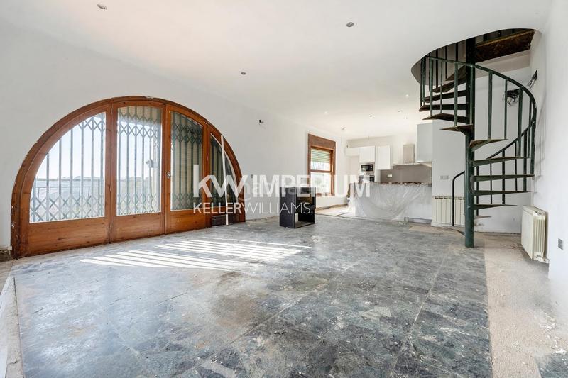 Foto b150b842-48b7-402b-8e14-624fde2ec3a3. Casa oasis con vistas al mar oportunidad de inversión con piscina, parque y total tranquilidad en Tarragona