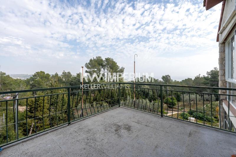 Foto dcd3b1a6-14bd-4b73-af0c-e4fa0bf685ef. Casa oasis con vistas al mar oportunidad de inversión con piscina, parque y total tranquilidad en Tarragona