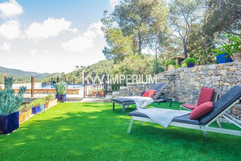 Foto 06e87ea3-f1f4-464c-9872-36efd4782355. Casa con parcheggio piscina in Pratdip
