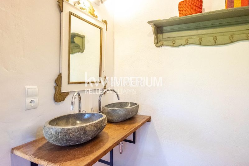 Foto 544d8069-7881-4815-b6d9-055caade715c. Casa con parcheggio piscina in Pratdip
