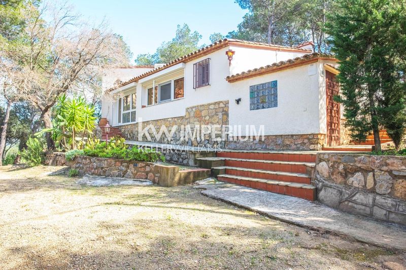 Foto 591531e7-e706-4786-9943-6aee153dc9a9. Casa con parcheggio piscina in Pratdip