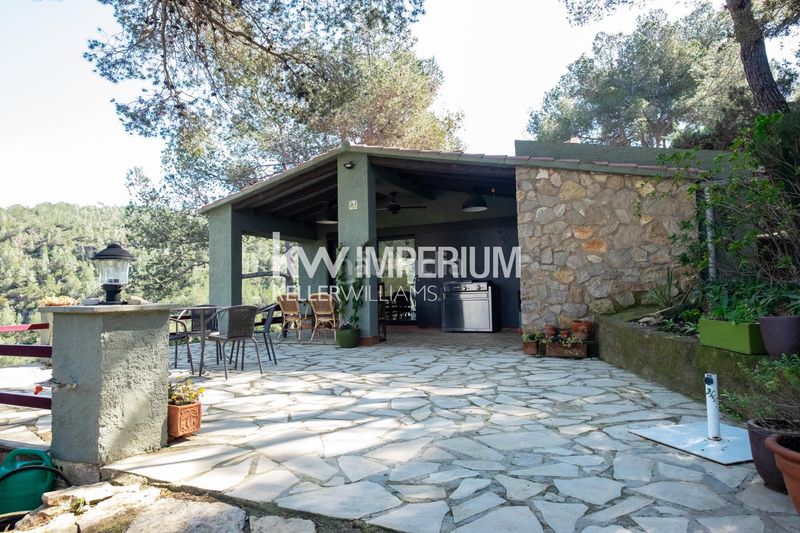 Foto 60fb61a7-0f74-4c92-9522-c8a287417bd7. Casa con parcheggio piscina in Pratdip