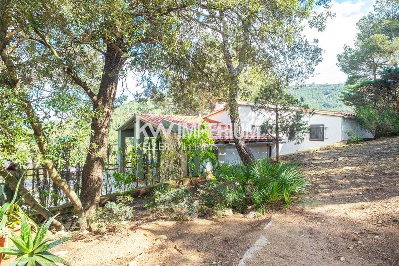 Foto 8601ec71-1684-48a0-aa97-b38caeead102. Casa con parcheggio piscina in Pratdip