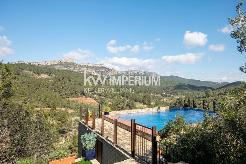 Foto b70bc59c-3176-4372-89ac-0ef43b35ab05. Casa con parcheggio piscina in Pratdip