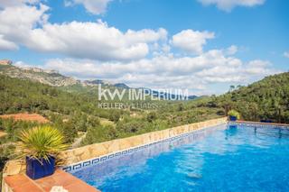 Haus in Pratdip. Un oasis de paz con piscina y vistas inmejorables