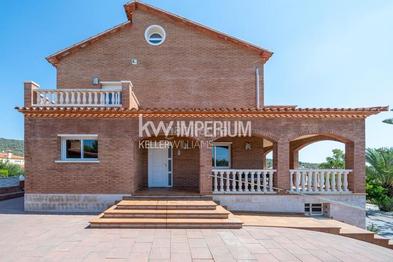 Foto 090426b9-833c-4bec-831d-3326160db42a. Chalet exclusiva casa unifamiliar con vistas al mar en Roda de Barà