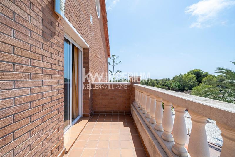 Foto 8cc36896-39fe-46b7-860f-1083e5ac43a0. Chalet exclusiva casa unifamiliar con vistas al mar en Roda de Barà