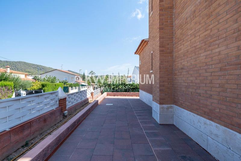 Foto 90184d00-7523-4583-981c-ea8696d930df. Chalet exclusiva casa unifamiliar con vistas al mar en Roda de Barà