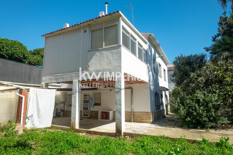 Foto 6bc8ef86-ca83-4a4b-9dcb-f4b1afa7ec46. Casa magnifica propiedad en via augusta para reformar o invertir en Tarragona