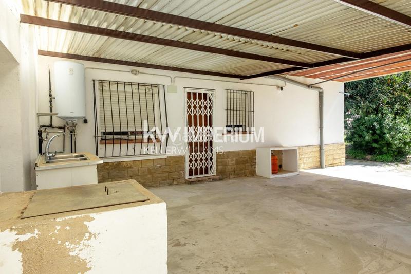 Foto 6e2c1c30-41fa-41f1-bca1-a50452fdba02. Casa magnifica propiedad en via augusta para reformar o invertir en Tarragona