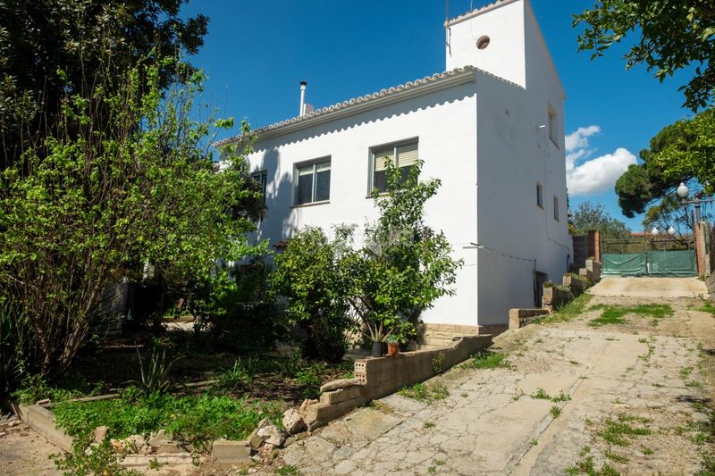 Foto 72961f43-cb6f-4f9b-a82b-0bfbcaca71e7. Casa amb calefacció aparcament a Llevant Tarragona