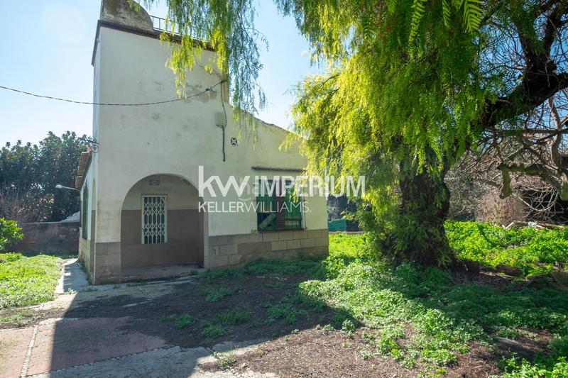 Foto bfb6ce2c-ad51-490f-9570-c0b14647127c. Casa magnifica propiedad en via augusta para reformar o invertir en Tarragona