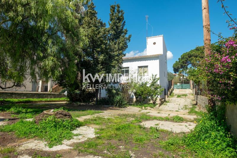 Foto c52cf53c-1a30-4ccc-9a9a-795c731e763f. Casa magnifica propiedad en via augusta para reformar o invertir en Tarragona