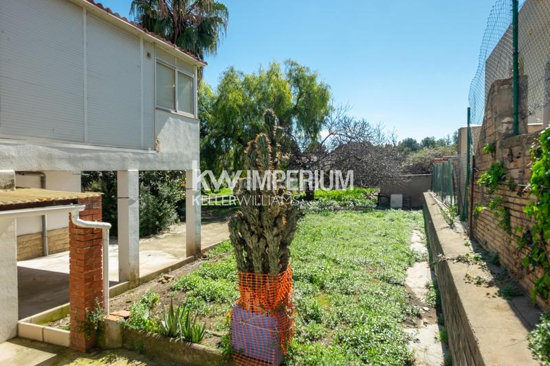 Foto f3e101a6-3270-4092-bdc4-ea7d0890a59b. Casa magnifica propiedad en via augusta para reformar o invertir en Tarragona