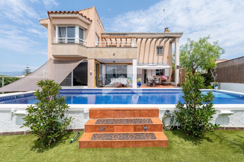 Foto 4cec7efd-bafd-4699-baab-e1f1a7d84cfc. Casa amb calefacció aparcament piscina a Grau - Quintanes Amposta