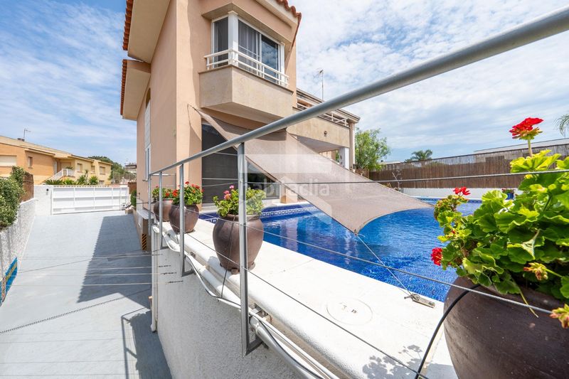 Foto dfba2b36-1c87-4c27-99c3-b54f41197a88. Casa amb calefacció aparcament piscina a Grau - Quintanes Amposta