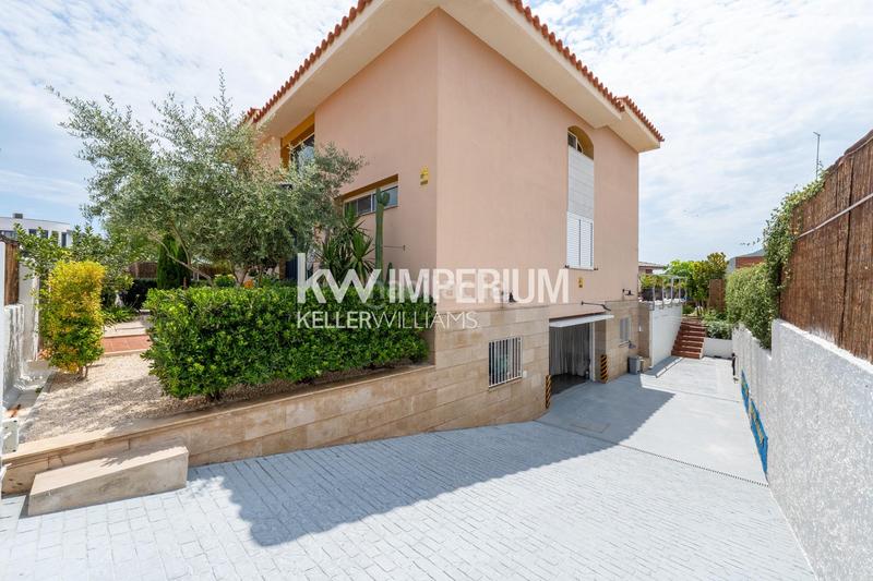 Foto e2f345bc-a399-49f3-94cf-507fa058780a. Casa exclusiva vivienda con vistas privilegiadas en Amposta