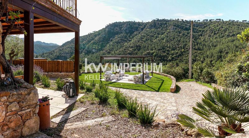 Foto 338e1cad-3242-479c-97db-4ae131ca18fe. Chalet avec parking piscine dans Colldejou
