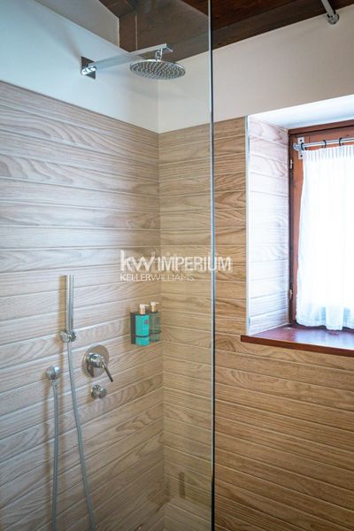 Foto 448a24d7-eaf2-40dd-b507-0c2b6f28fa72. Chalet avec parking piscine dans Colldejou