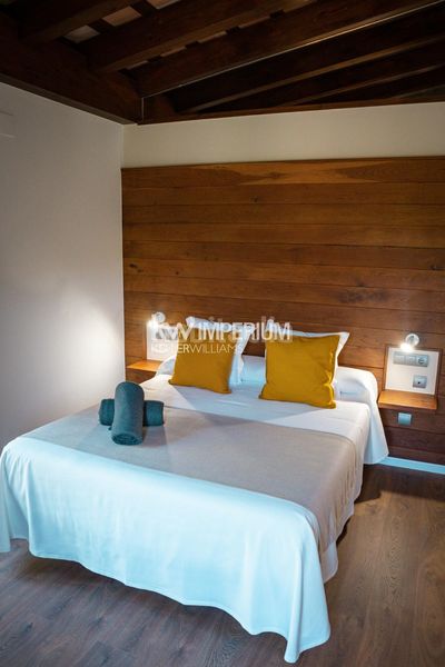 Foto 5a2dbf3c-0976-4565-b306-4d8421704e65. Chalet avec parking piscine dans Colldejou