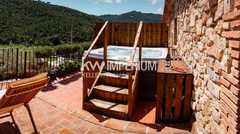 Foto 6873a573-7206-4cb6-b5c1-ff6804b46a9e. Chalet avec parking piscine dans Colldejou