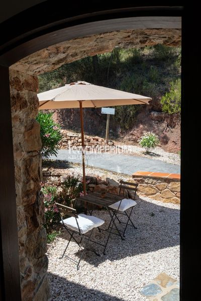 Foto 95181af5-e392-446f-beaf-9138a8ca0a44. Chalet avec parking piscine dans Colldejou