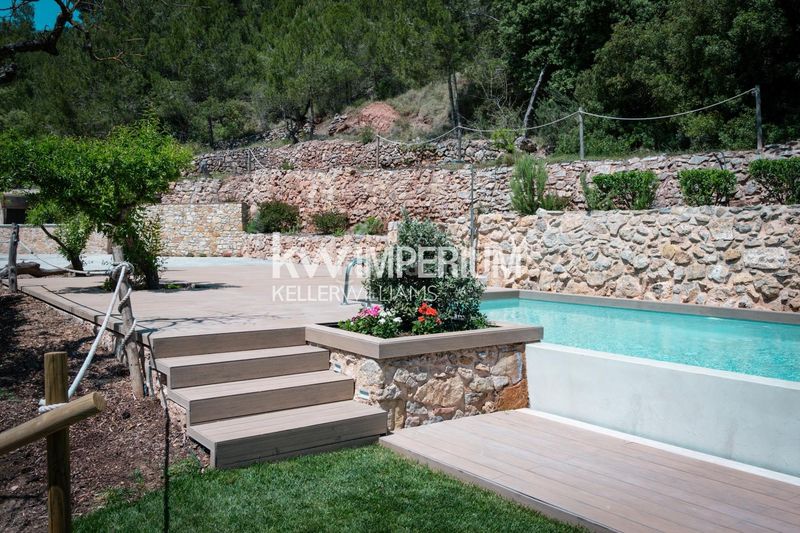 Foto 9b8cda96-fe50-4a65-89b2-0421fcbc7e8e. Chalet avec parking piscine dans Colldejou