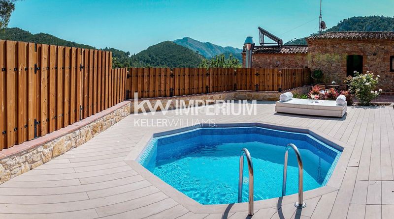 Foto d9cf3cdd-6d67-4889-a1b1-e75d90d059bb. Chalet avec parking piscine dans Colldejou