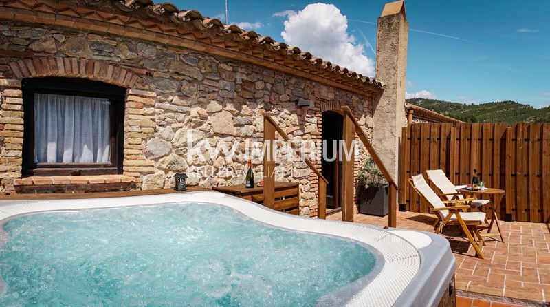 Foto e7ea6c14-41f7-4393-8fb5-51bce051e922. Chalet avec parking piscine dans Colldejou