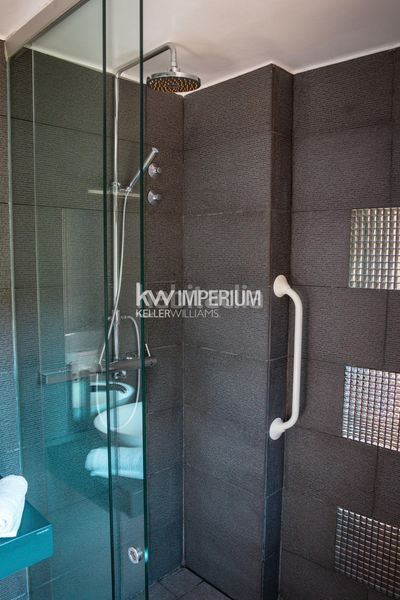 Foto f7f37824-a736-49a5-ad25-d9e05c944135. Chalet avec parking piscine dans Colldejou